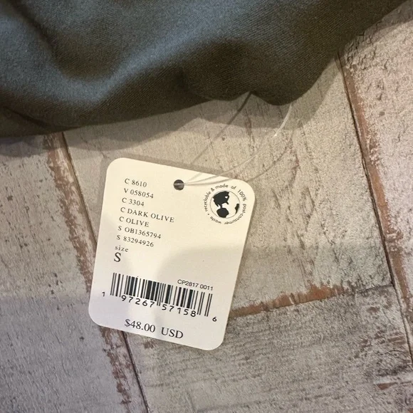 FP Movement by Free People  Breathe Deeper Dark Olive Crop Top NWT - Picture 3 of 5